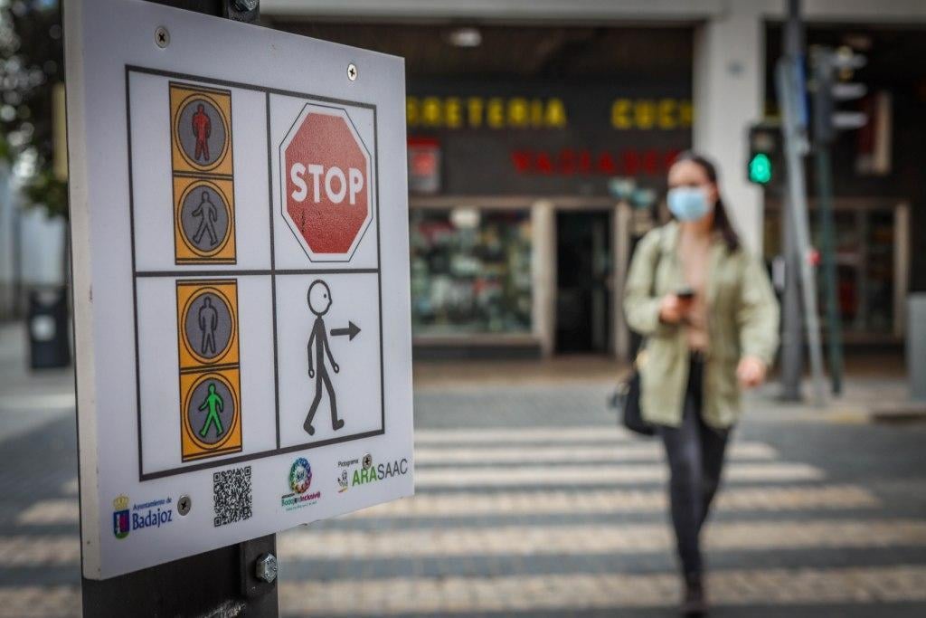 Señalización vial de pasos de peatones regulados por semáforos